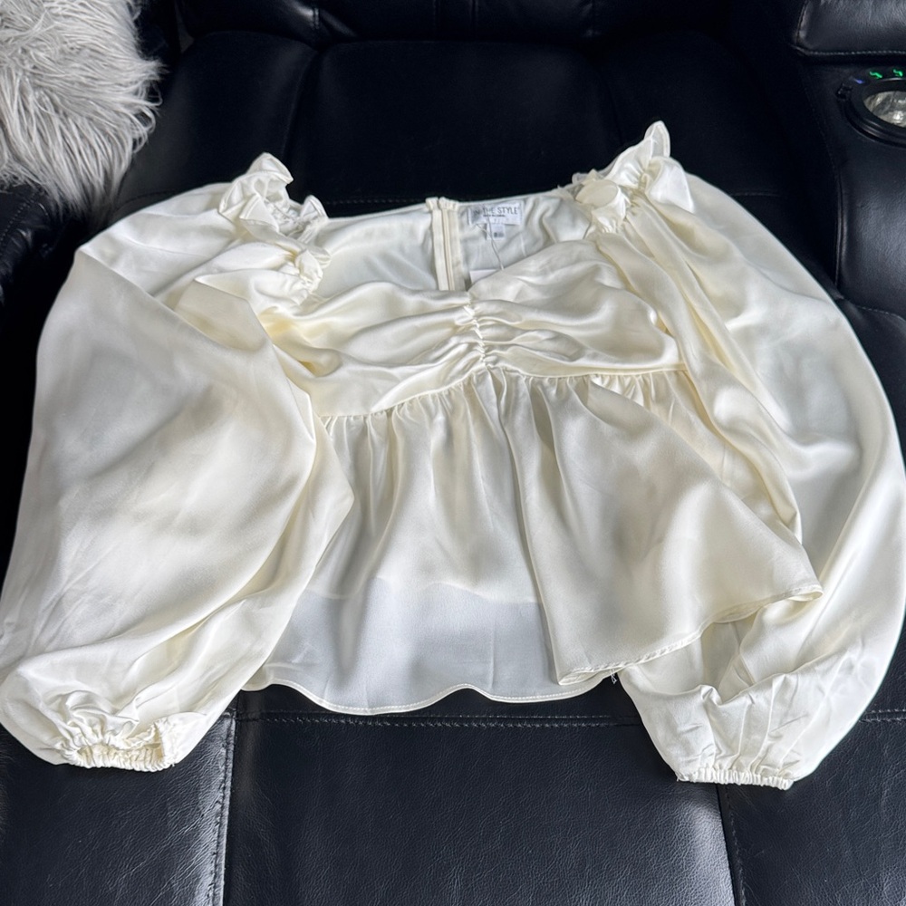 In The Style Elegant Cream Women's Top NWT